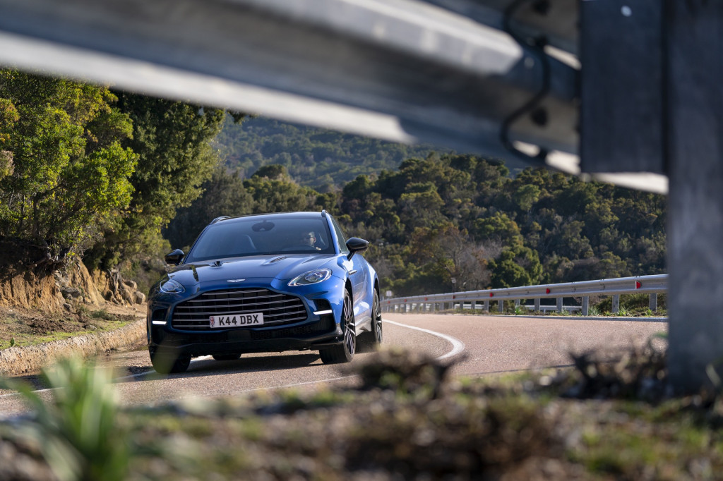 2022 Aston Martin DBX707 2022 Aston Martin DBX707