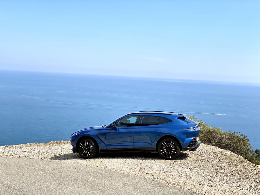 2022 Aston Martin DBX707 2022 Aston Martin DBX707