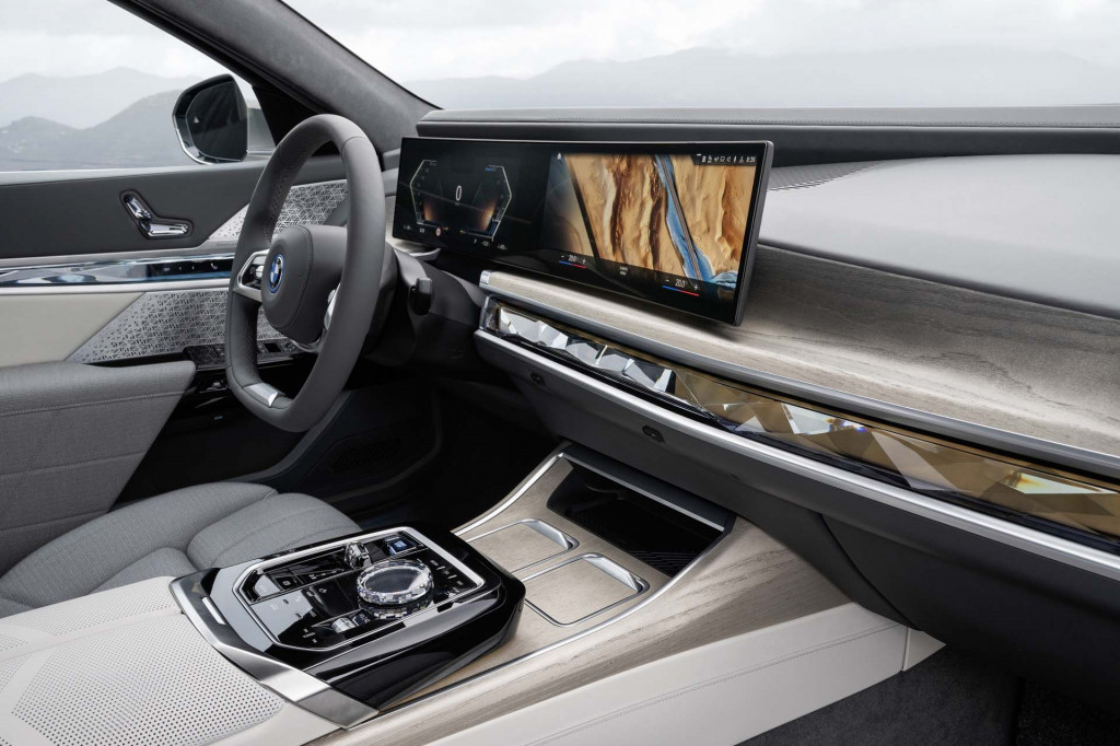 2023 BMW i7