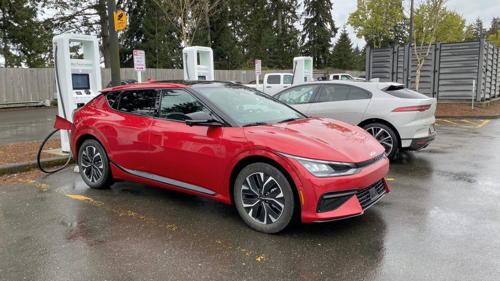 2022 Kia EV6 fast-charging