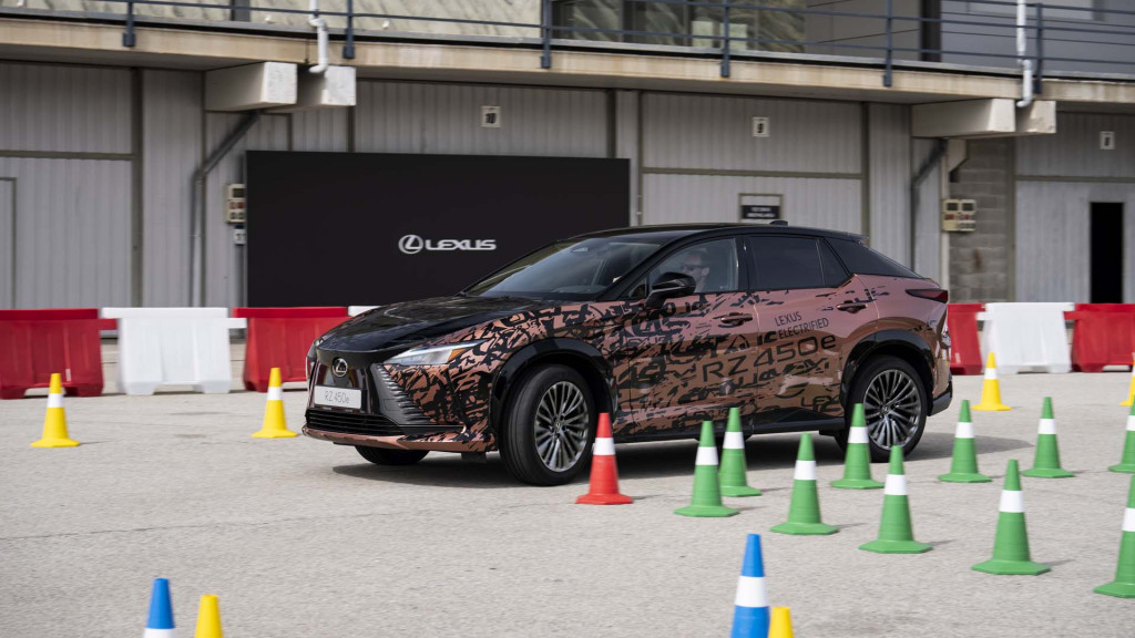 2023 Lexus RZ 450e 2023 Lexus RZ 450e