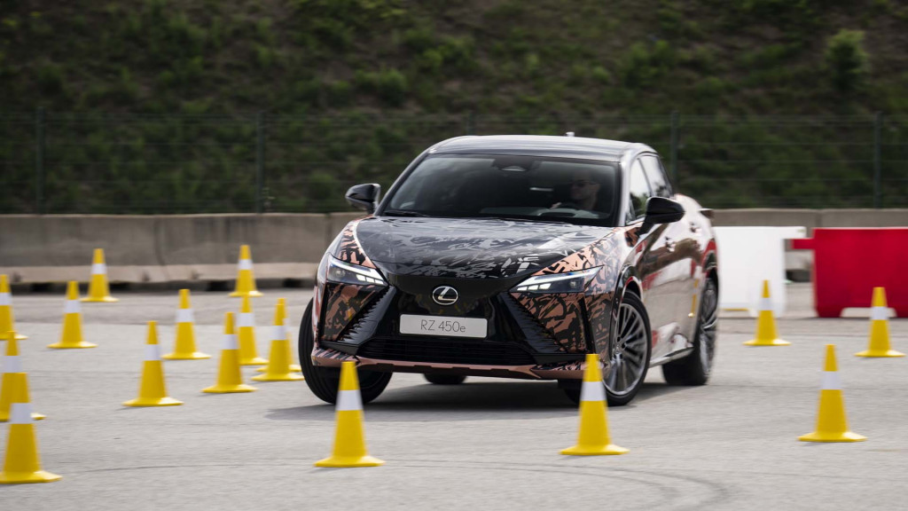 2023 Lexus RZ 450e 2023 Lexus RZ 450e