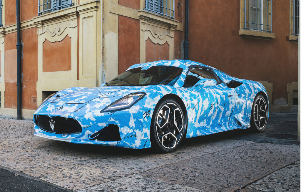 Teaser for Maserati MC20 convertible debuting in 2022