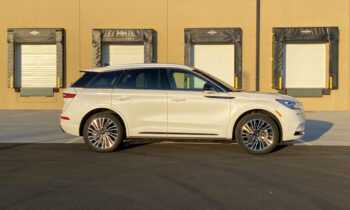 Lincoln Corsair plug-in hybrid review, Lightyear 0 solar car, Fisker Pear EV details: The Week in Reverse