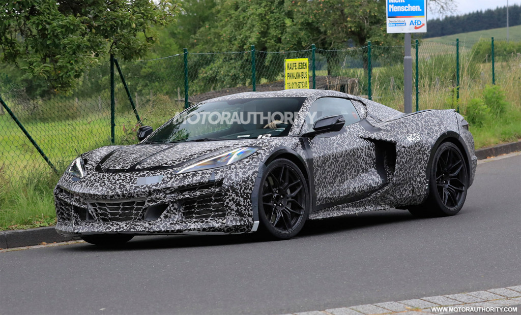 2023 Chevrolet Corvette E-Ray spy shots - Photo credit: S. Baldauf/SB-Medien