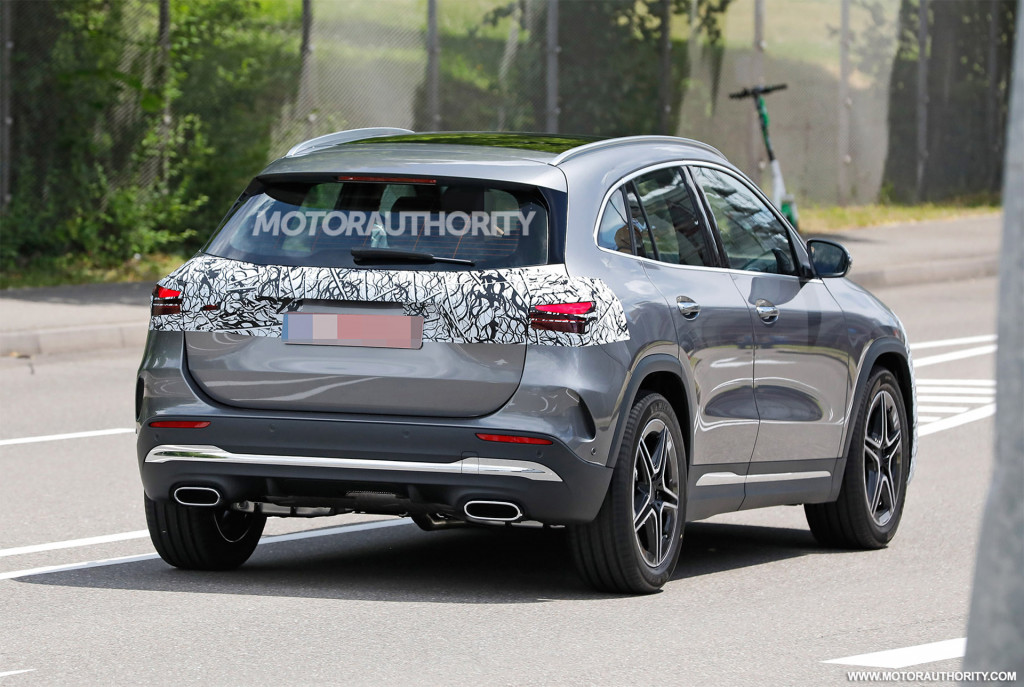 2024 Mercedes-Benz GLA-Class facelift spy shots - Photo credit: S. Baldauf/SB-Medien