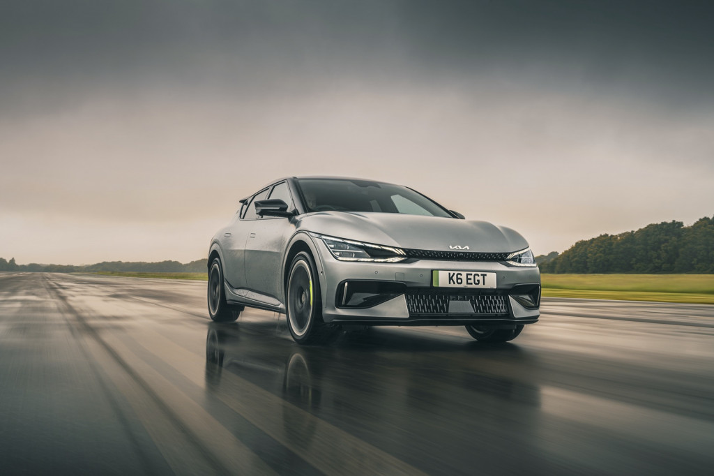 Kia EV6 GT (UK-spec)