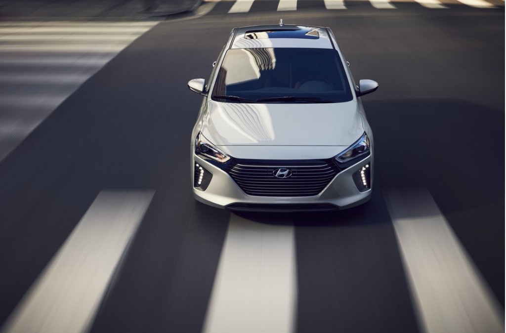 2017 Hyundai Ioniq Hybrid 2017 Hyundai Ioniq Hybrid