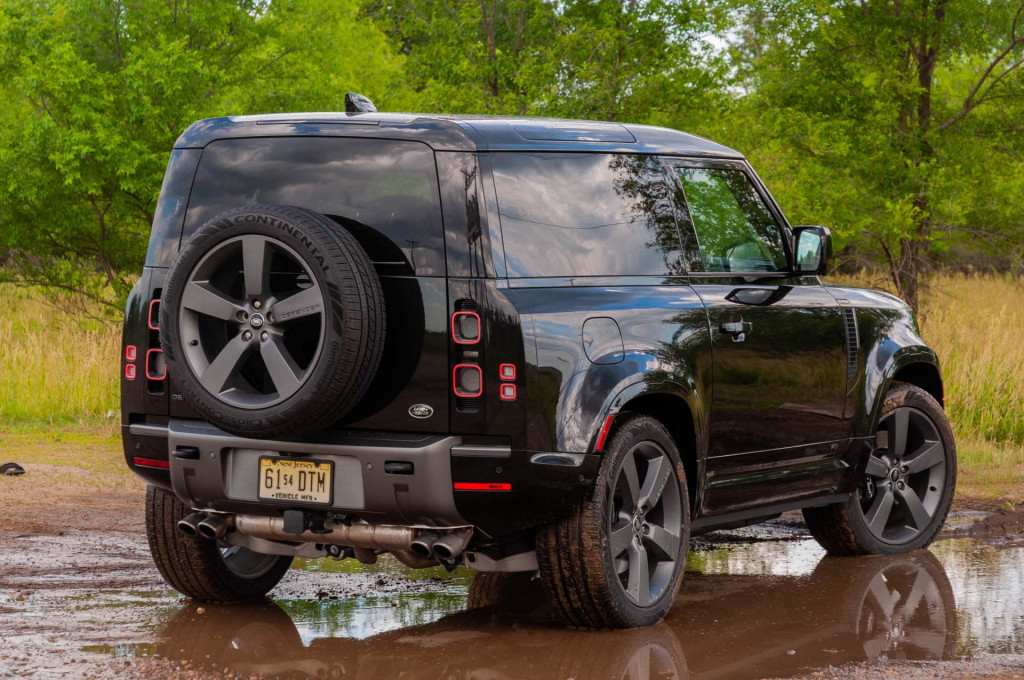 2022 Land Rover Defender 90 V8