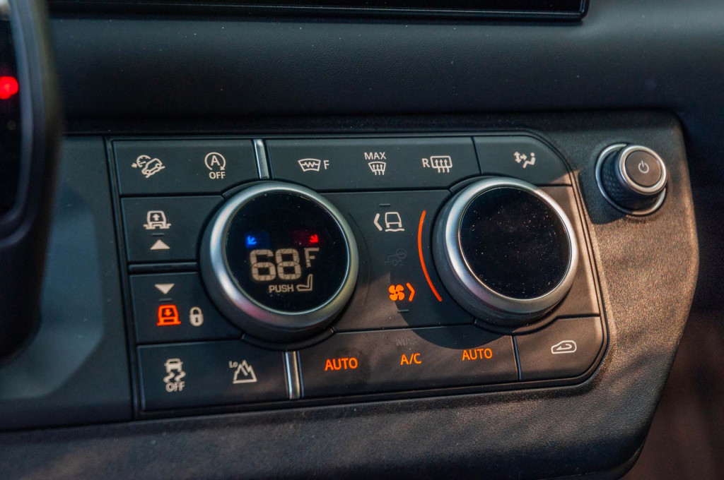 2022 Land Rover Defender 90 V8