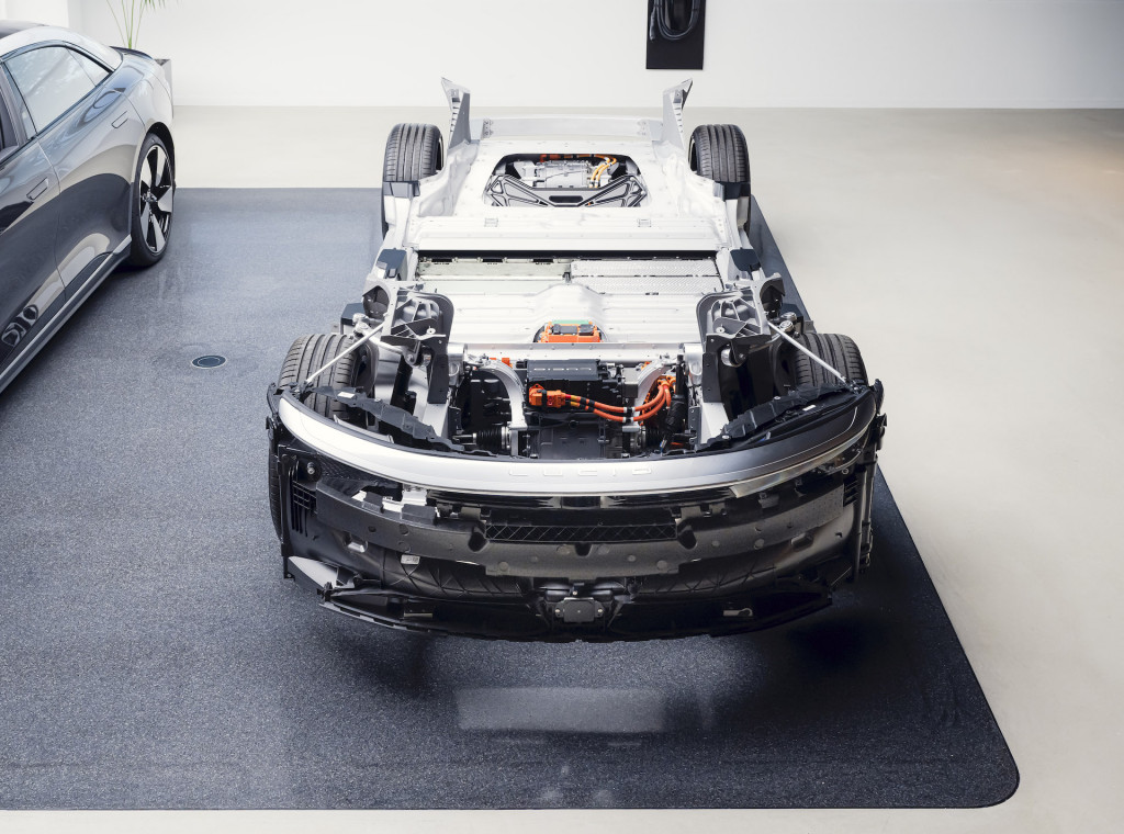 The 2022 Lucid Air rides an aluminum skateboard platform and uses a pair of electric motors that can make up to 670 hp. The 2022 Lucid Air rides an aluminum skateboard platform and uses a pair of electric motors that can make up to 670 hp.