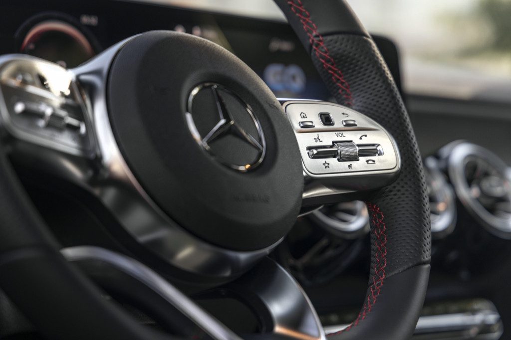 2022 Mercedes-Benz EQB 300 2022 Mercedes-Benz EQB 300