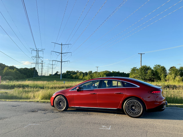 2022 Mercedes-Benz EQS 580 has a 0-60 mph time of 4.1 seconds.