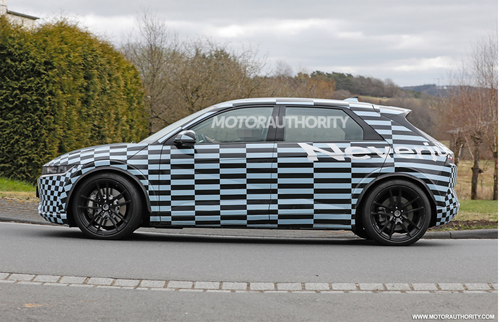 2023 Hyundai Ioniq 5 N spy shots - Photo credit: S. Baldauf/SB-Medien