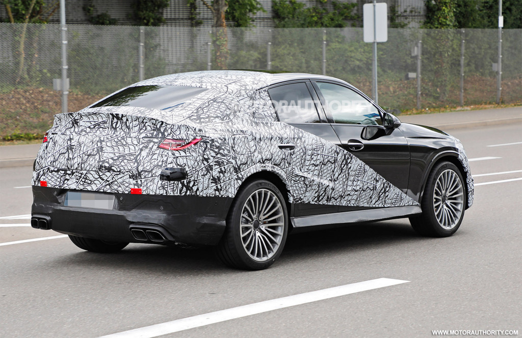 2024 Mercedes-Benz AMG GLC 63 Coupe spy shots - Photo credit: S. Baldauf/SB-Medien 2024 Mercedes-Benz AMG GLC 63 Coupe spy shots - Photo credit: S. Baldauf/SB-Medien