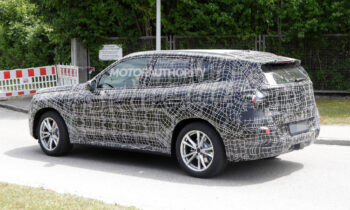 2025 BMW X3 plug-in hybrid spy shots: Electrified crossover spotted