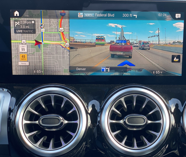 2022 Mercedes-Benz EQB 300