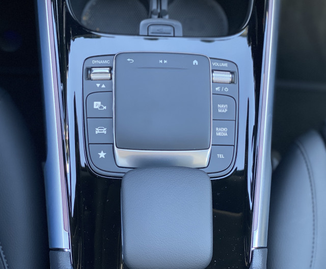 2022 Mercedes-Benz EQB 300