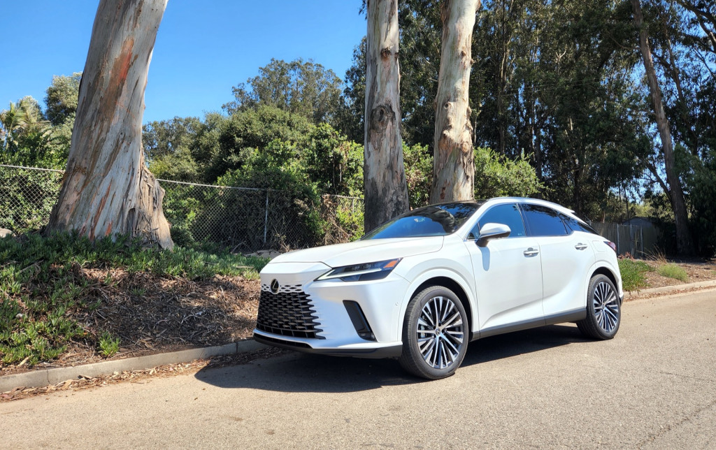 2023 Lexus RX 450+ plug-in hybrid (Euro-spec)