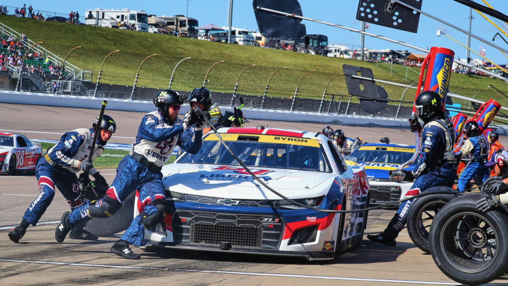 2022 NASCAR Cup Series Hollywood Casino 400 at Kansas Speedway