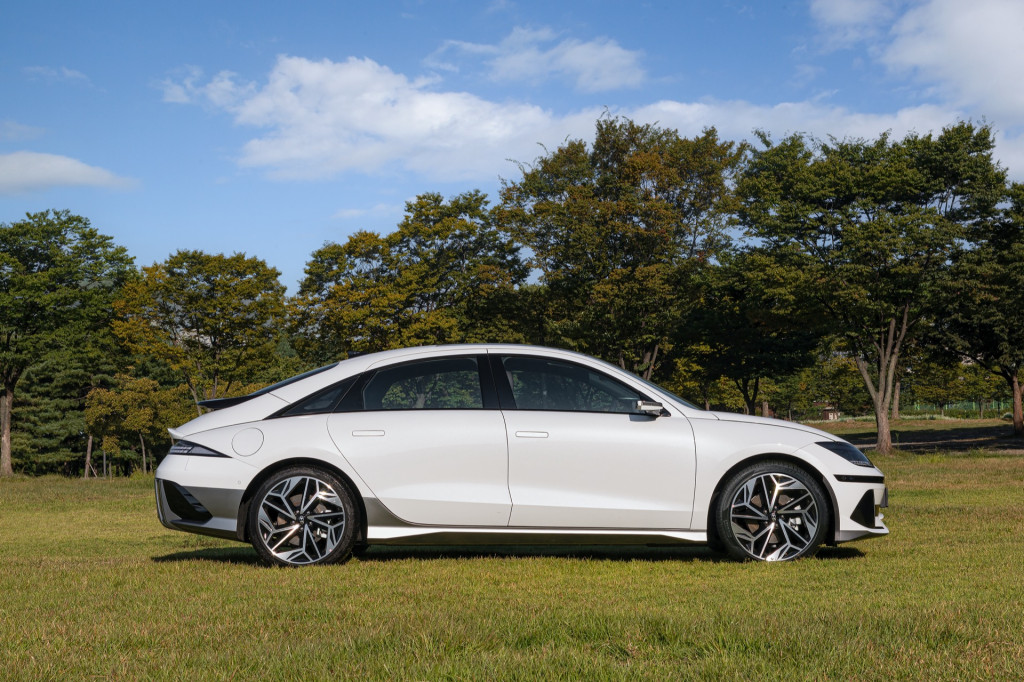 2023 Hyundai Ioniq 6 2023 Hyundai Ioniq 6