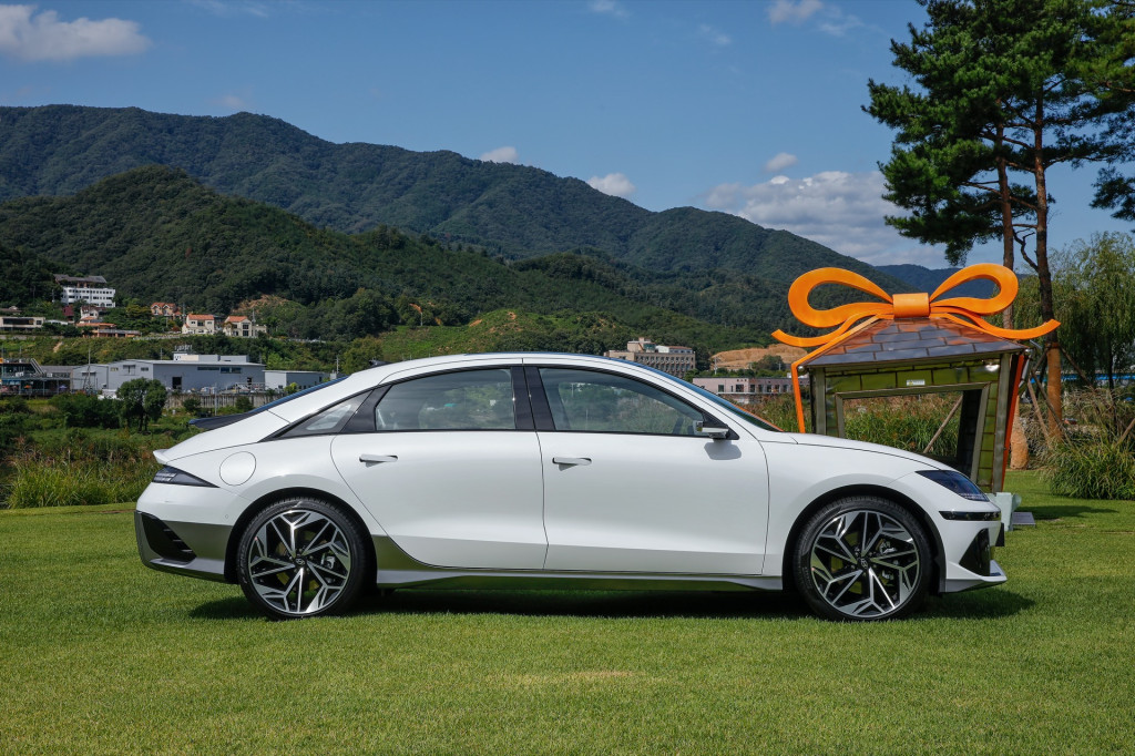 2023 Hyundai Ioniq 6 2023 Hyundai Ioniq 6