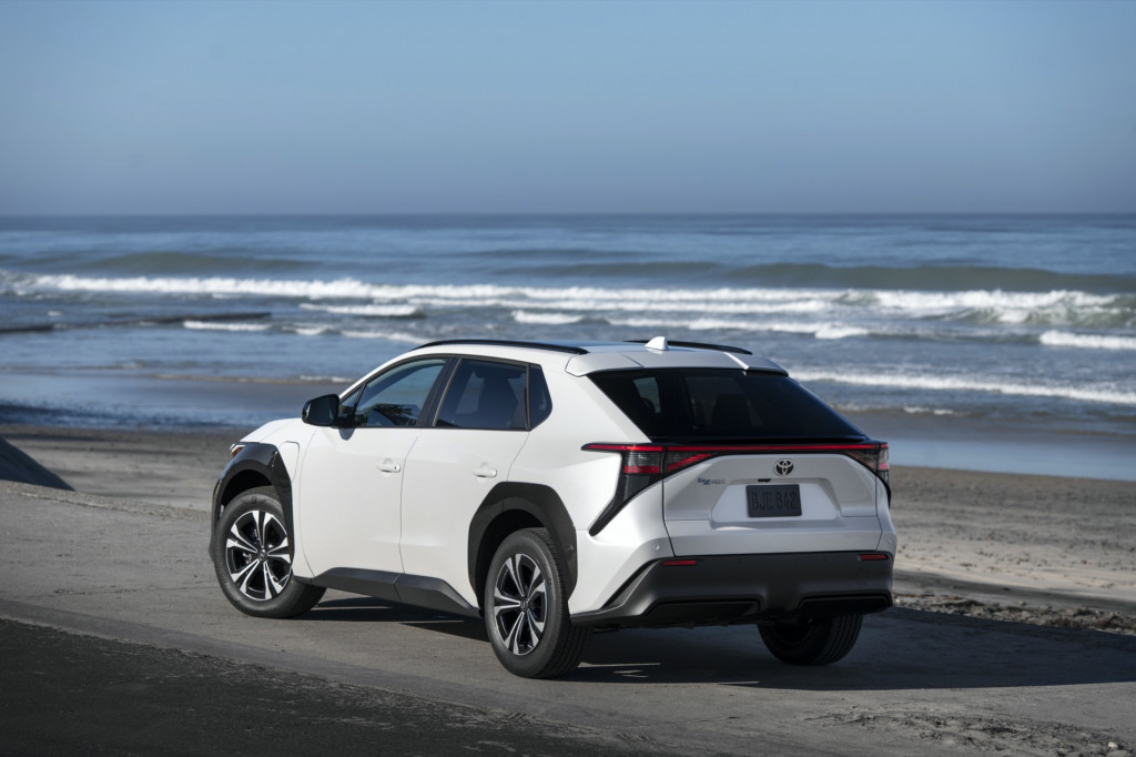2023 Toyota bZ4X XLE FWD
