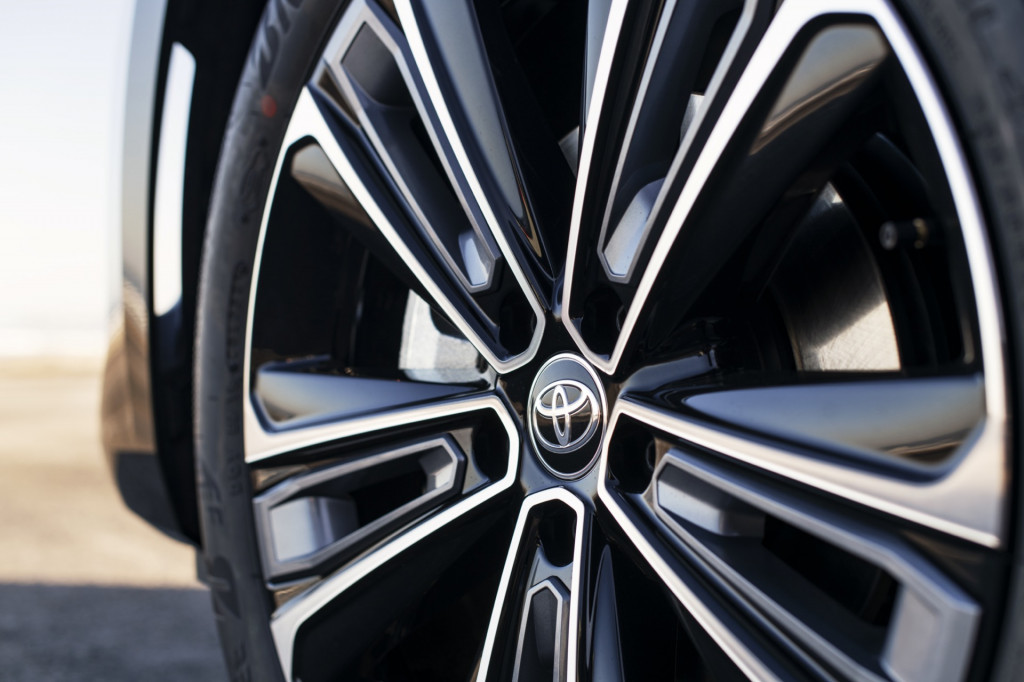 2023 Toyota bZ4X Limited AWD