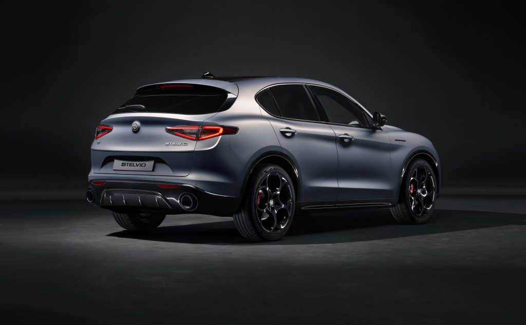 2024 Alfa Romeo Stelvio (European spec) 2024 Alfa Romeo Stelvio (European spec)