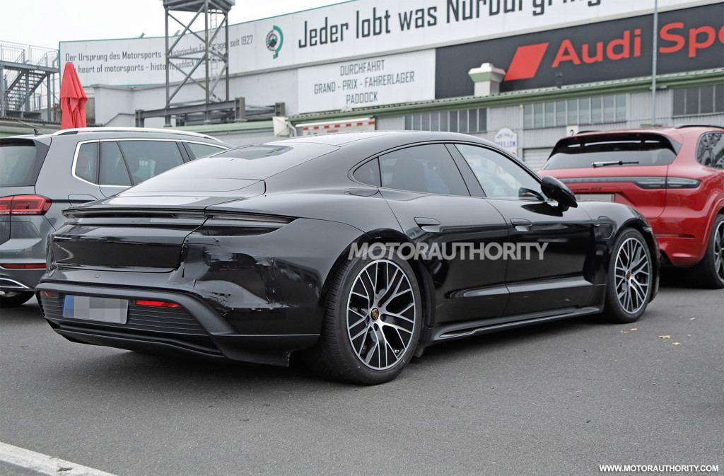2024 Porsche Taycan facelift spy shots - Photo credit: S. Baldauf/SB-Medien