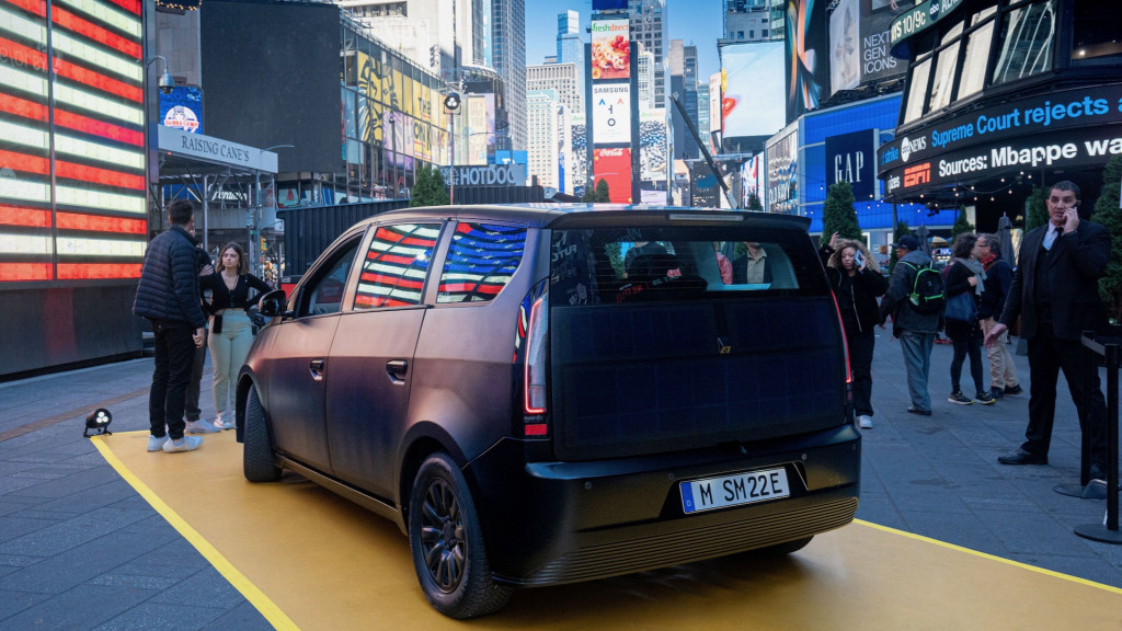 Sono Sion in Times Square