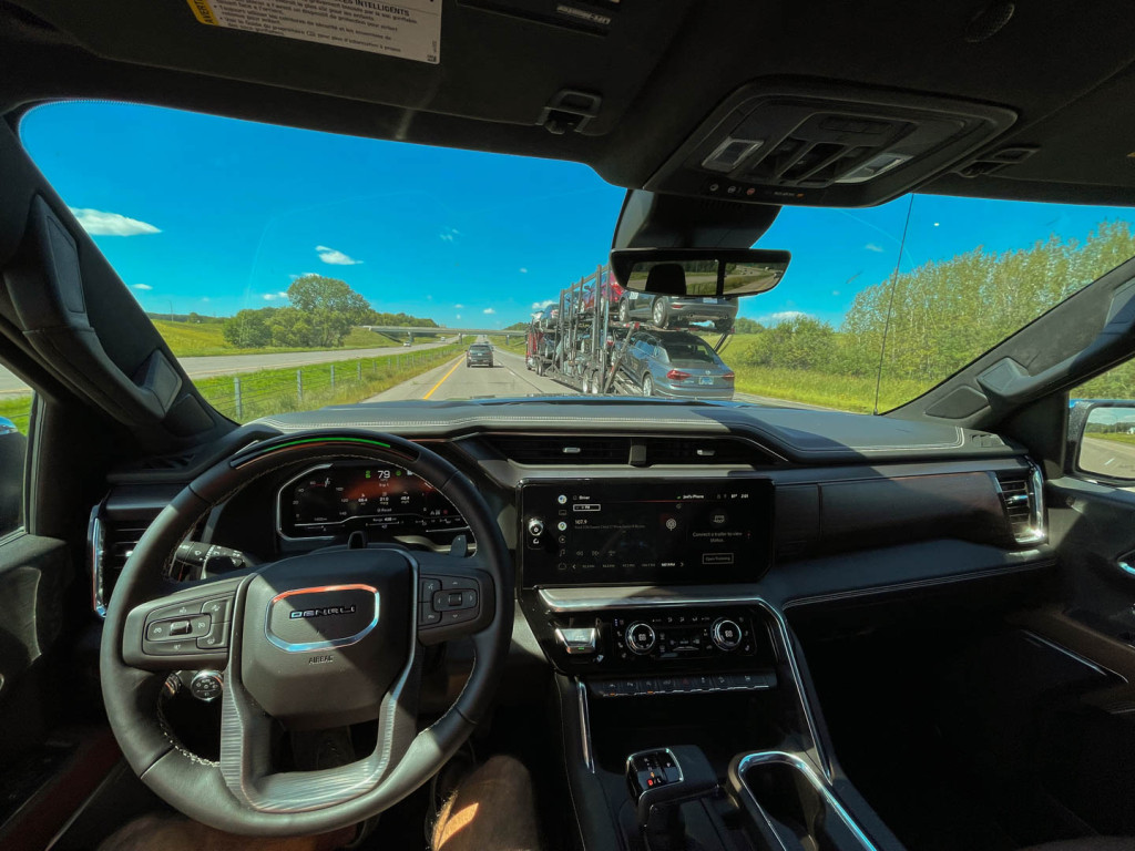 2022 GMC Sierra 1500 Denali Ultimate Super Cruising down the highway 2022 GMC Sierra 1500 Denali Ultimate Super Cruising down the highway