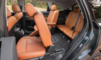 2023 Kia Sorento costs $31,285; plug-in hybrid is $51,185