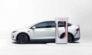 GM dealers are working on Teslas, claims thousands of repairs