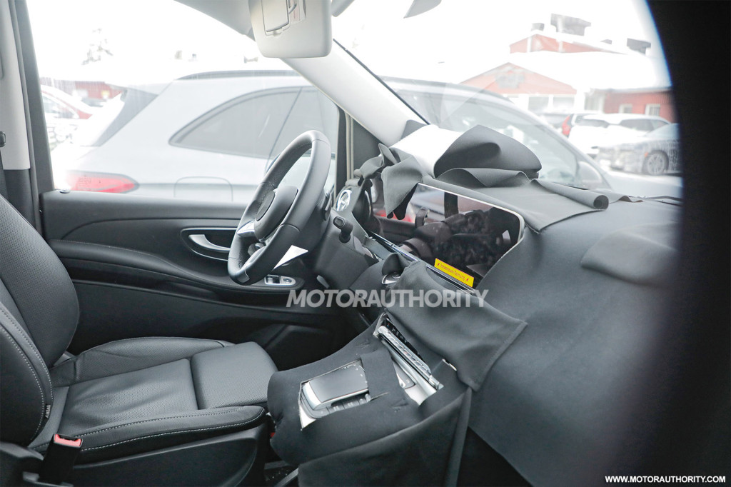 2024 Mercedes-Benz V-Class facelift spy shots - Photo credit: Baldauf 2024 Mercedes-Benz V-Class facelift spy shots - Photo credit: Baldauf