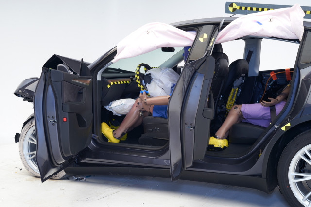 2022 Tesla Model Y, IIHS front overlap test results