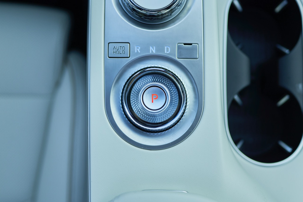 2023 Genesis Electrified GV70 test drive review