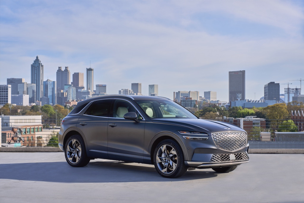 2023 Genesis Electrified GV70 test drive review