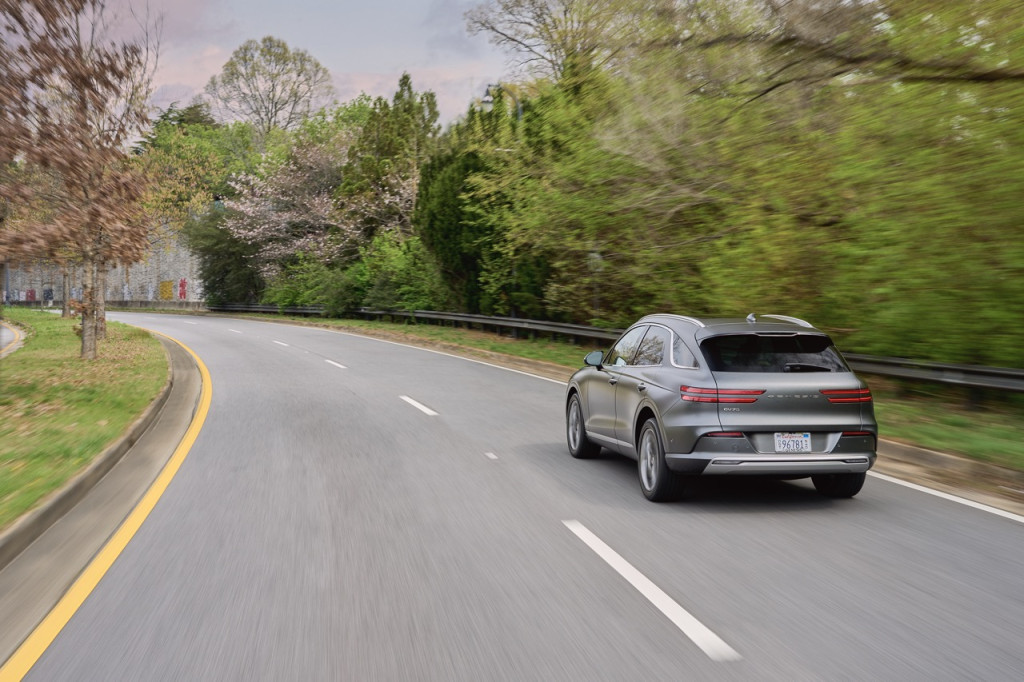 2023 Genesis Electrified GV70 test drive review