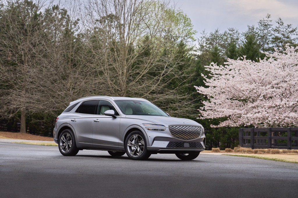 2023 Genesis Electrified GV70 test drive review