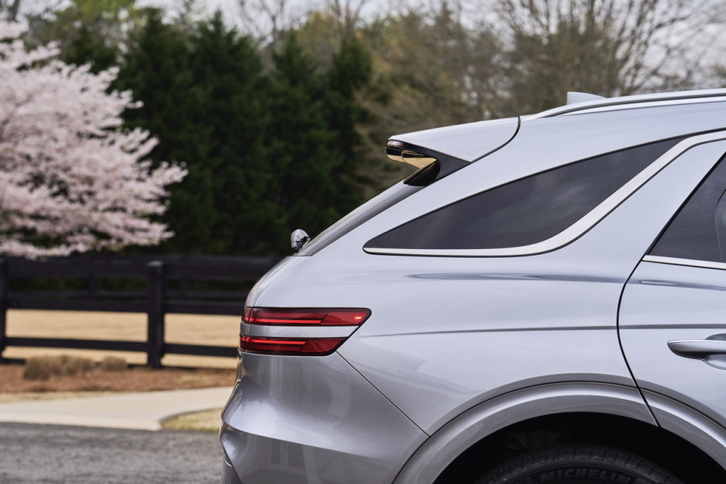 2023 Genesis Electrified GV70 test drive review