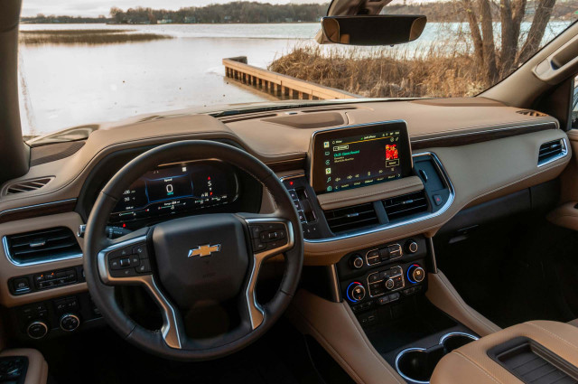 2022 Chevrolet Suburban 4WD Premier