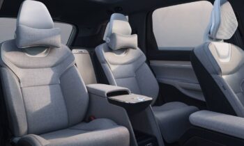 Volvo EX90 Excellence is an all-electric limo, for China first