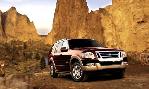 New Ford fuel cell Explorer and Escape Hybrid headed for L.A. New Ford fuel cell Explorer and Escape Hybrid headed for L.A.