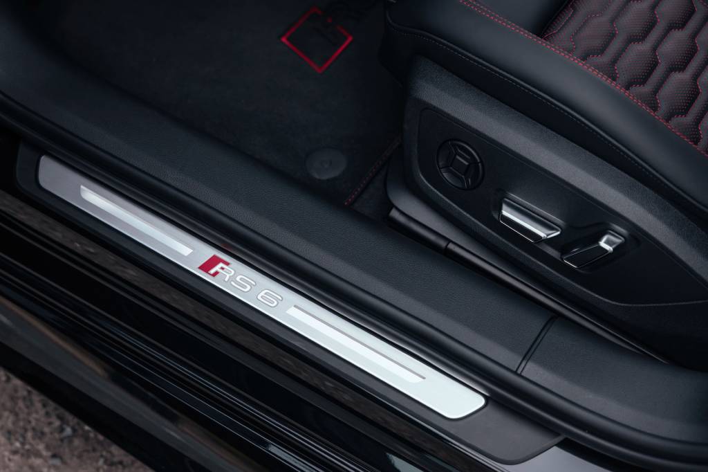 2024 Audi RS 6 Avant Performance