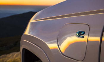 2022 Jeep Grand Cherokee 4xe plug-in hybrid recalled because engines may shut down