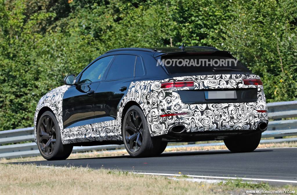 2024 Audi RS Q8 facelift spy shots - Photo credit: Baldauf 2024 Audi RS Q8 facelift spy shots - Photo credit: Baldauf