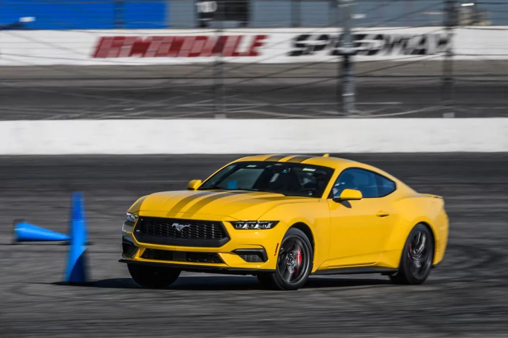 2024 Ford Mustang EcoBoost 2024 Ford Mustang EcoBoost