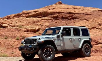 Jeep Gladiator vs. Jeep Wrangler: Compare Trucks