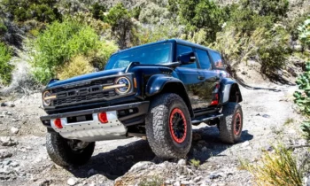 2024 Ford Bronco drops base model, now costs $41,025